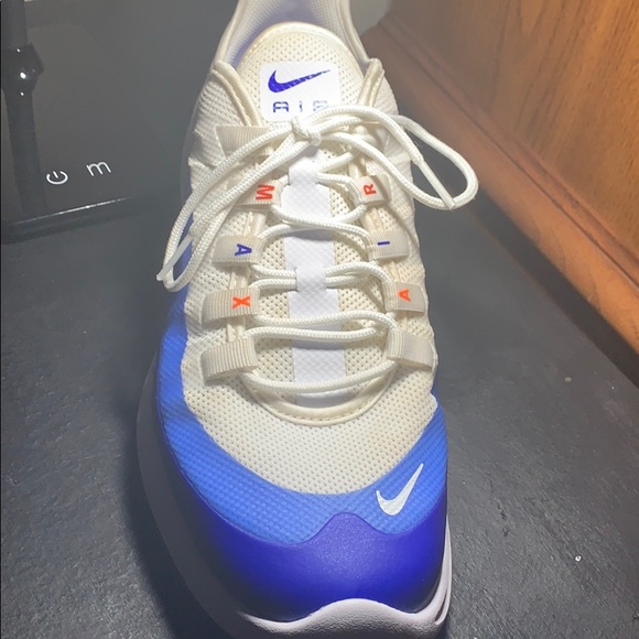 Pair of Nike Air Max Axis ~2018 - Picture 4 of 5